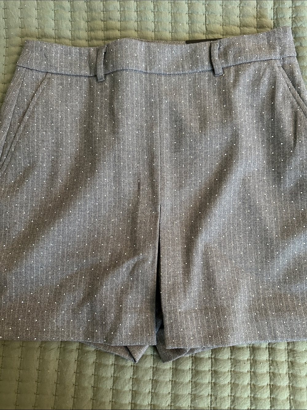 White House Black Market Gray Pinstripe and rhinestone Women’s Skort Size 2 NWT